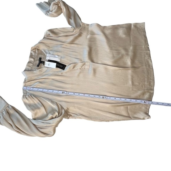 Banana Republic Crinkle Volume-Sleeve Blouse in Oyster Pearl Color Size … - Picture 9 of 12